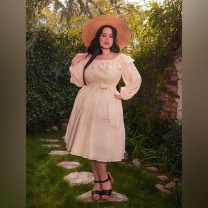 NWT Divination Peasant Dress in Papyrus - Size S